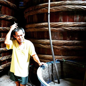 Navštivte ve Vietnamu fabriky na rybí omáčku!