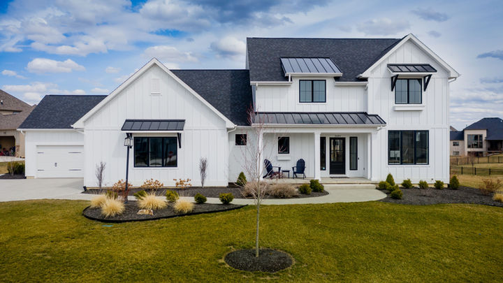 Custom Home - Home Exterior - New Homes - Fort Wayne Homebuilder - Quality Crafted Homes - White Siding - White Home Exterior