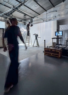 Vista Making of del estudio audiovisual Chris Rey Media en Marbella durante una producción de fotografía y vídeo.