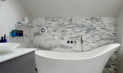 10 Tips for Chic Little Bathrooms