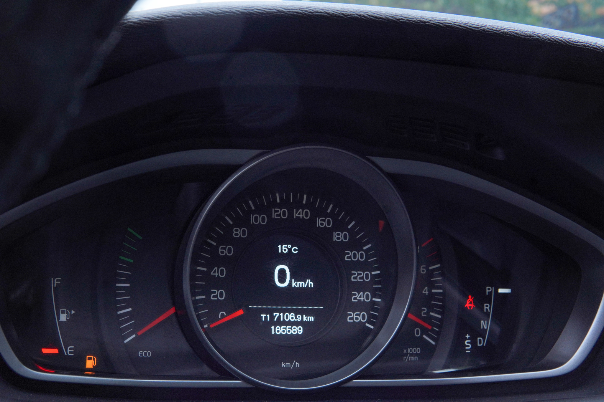 Volvo V40 Cross Country — foto 16 de 17