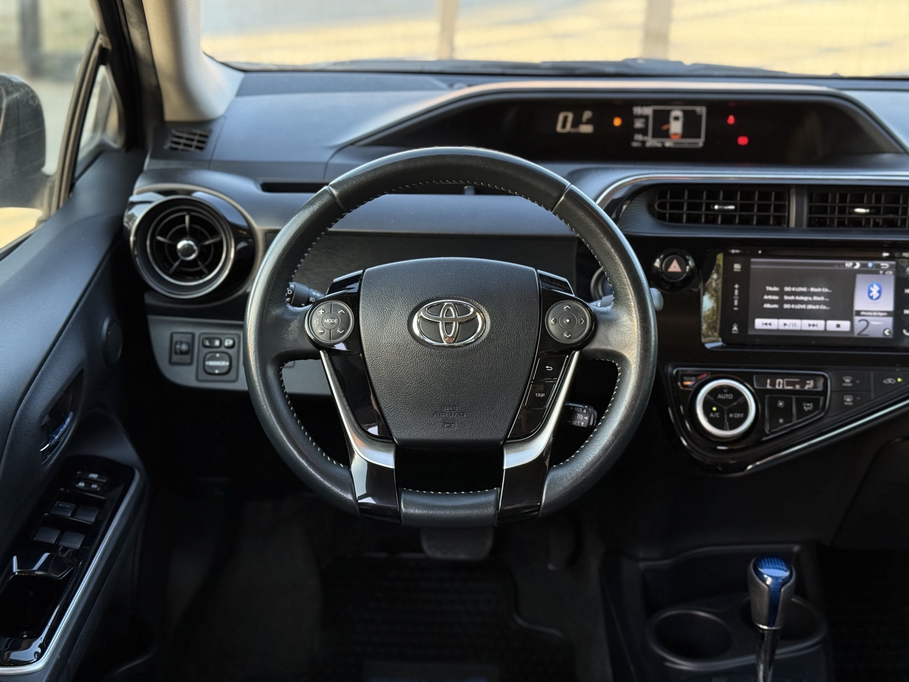Toyota Prius C — foto 16 de 17