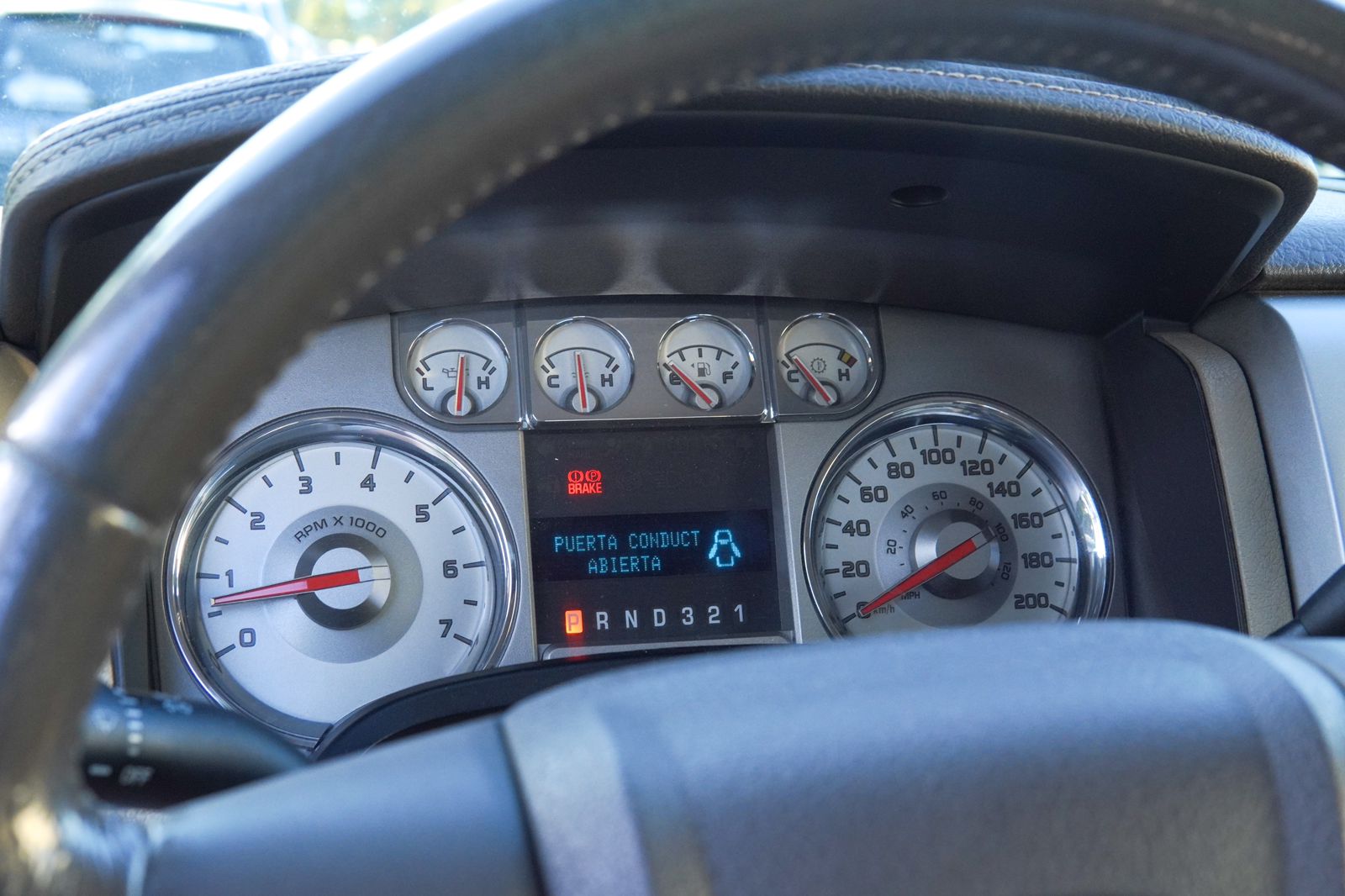 Ford F-150 Lariat 5.4 V8 — foto 16 de 19