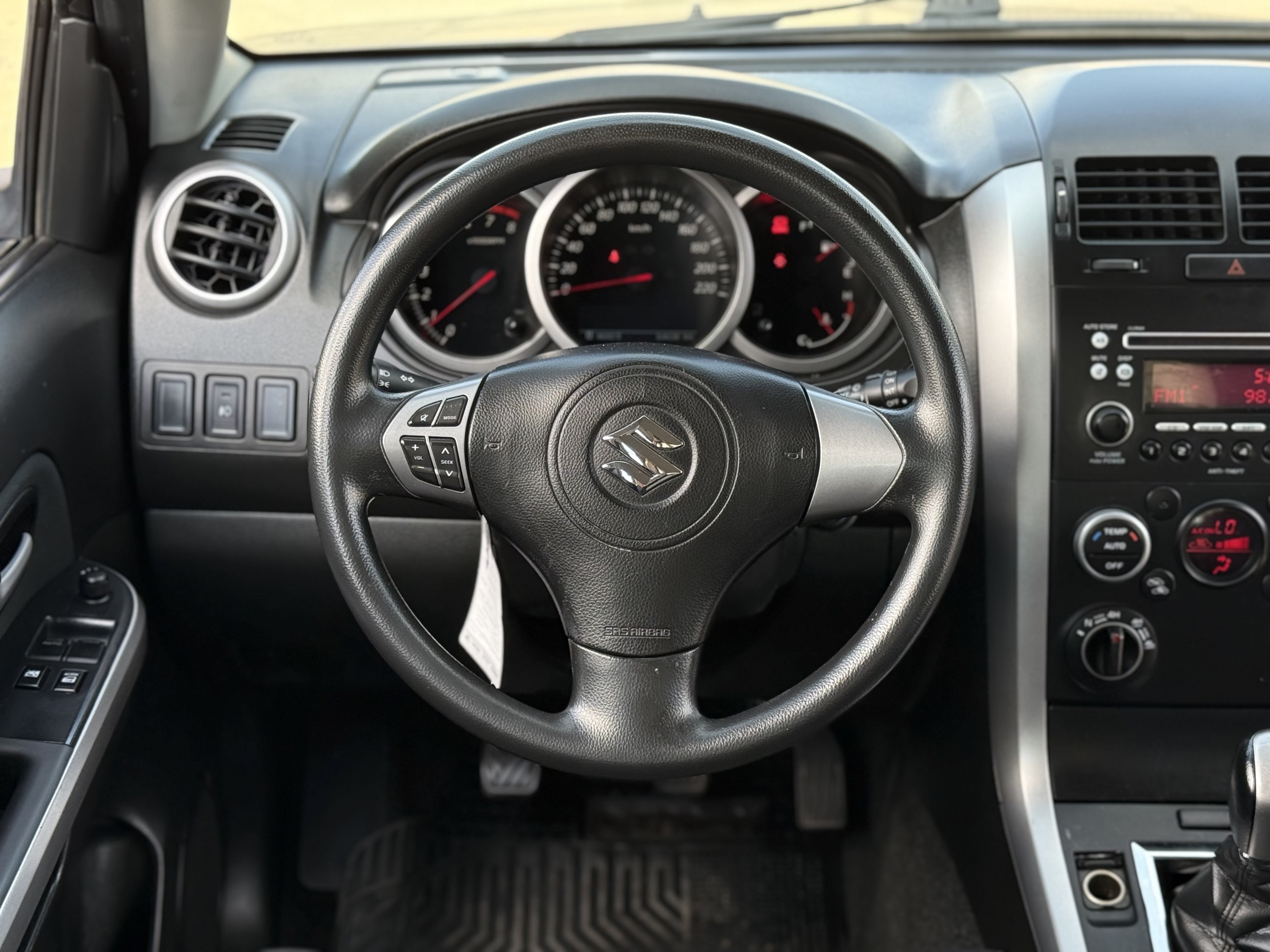 Suzuki Grand Vitara — foto 16 de 16