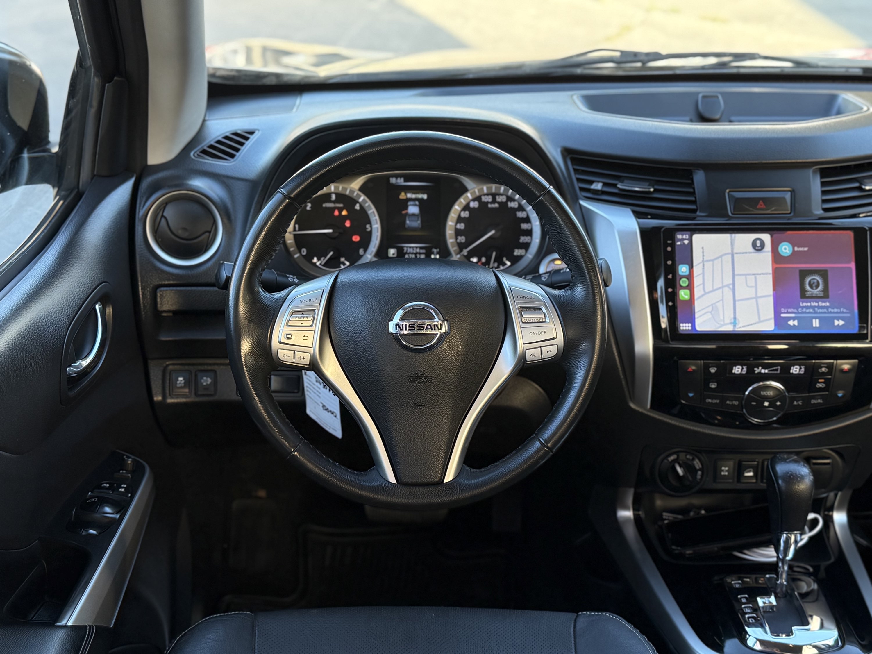 Nissan Np300 — foto 17 de 19