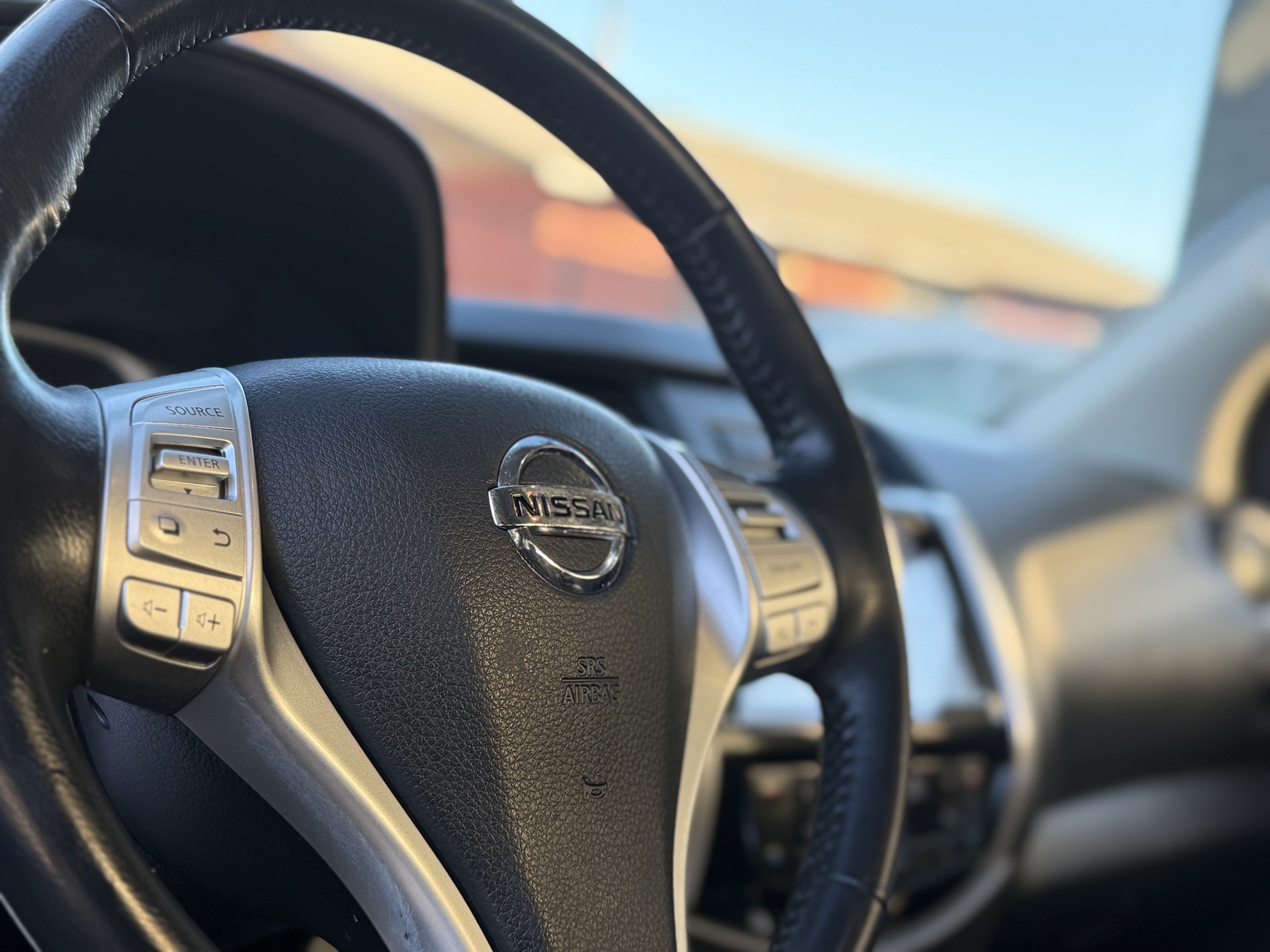 Nissan Np300 — foto 18 de 19