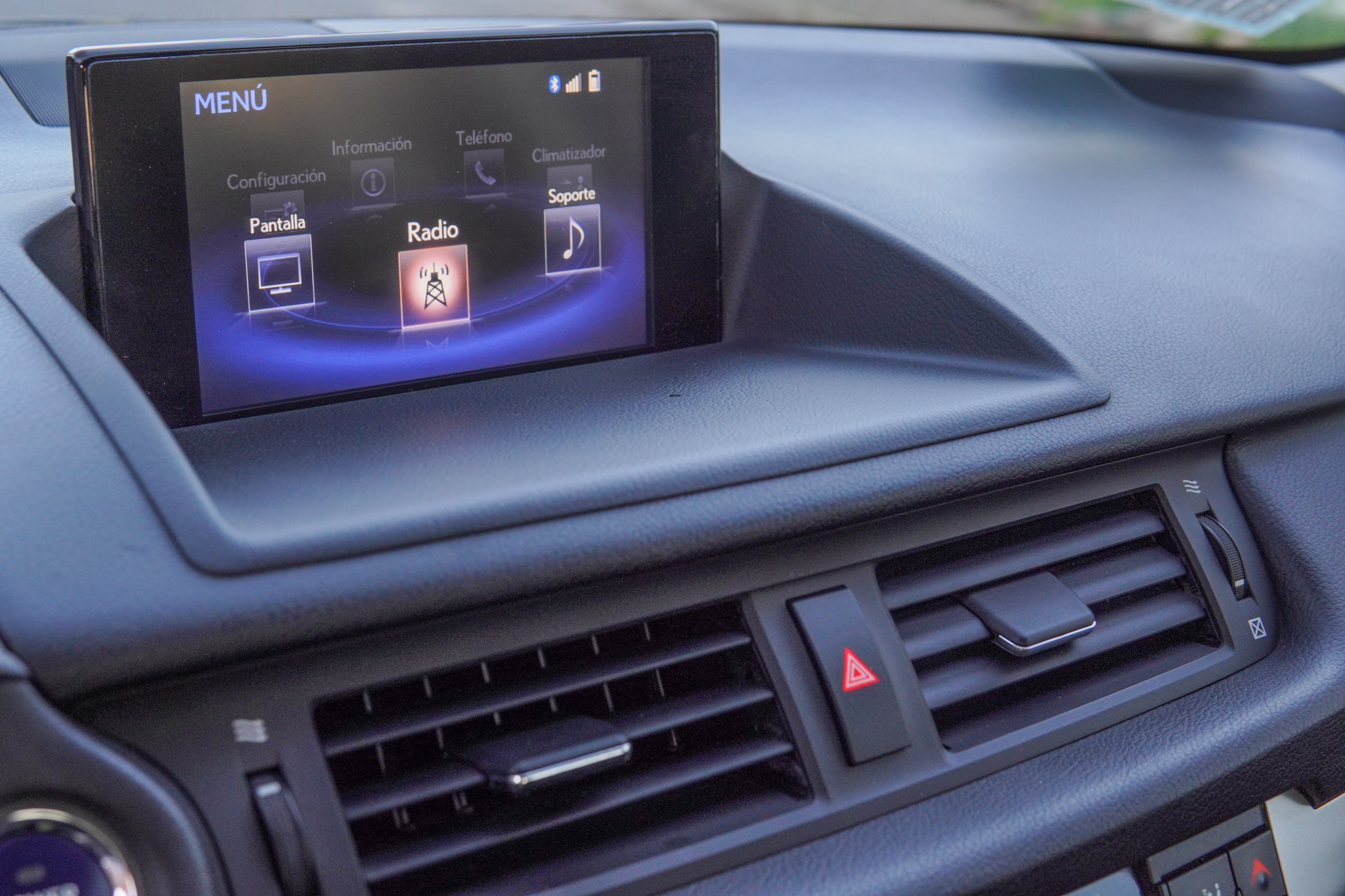 Lexus Ct200H — foto 15 de 19