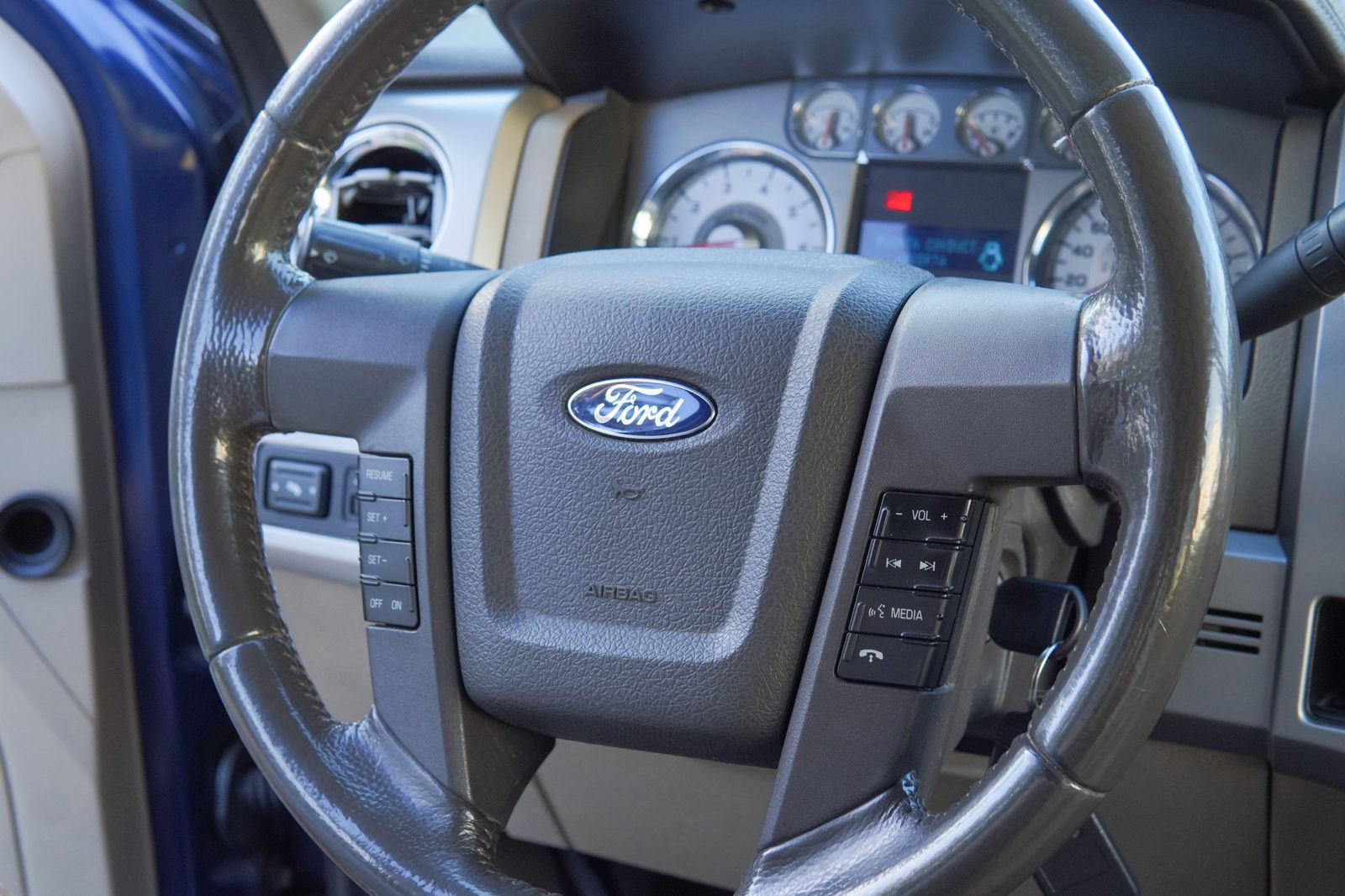 Ford F-150 Lariat 5.4 V8 — foto 15 de 19