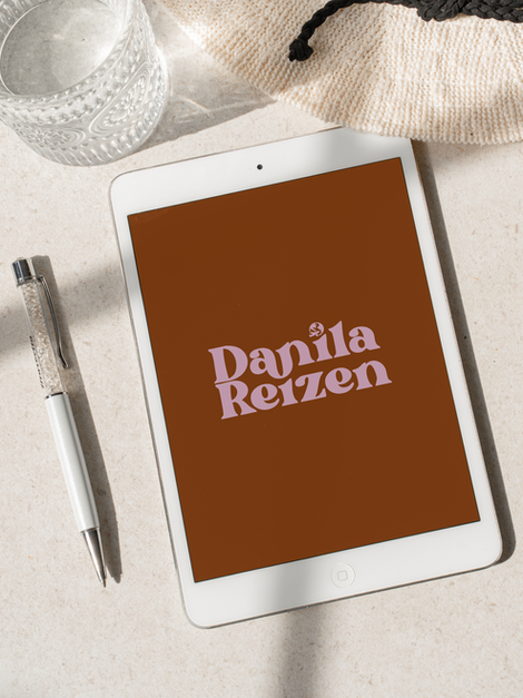Case Danila Reizen: branding & webdesign