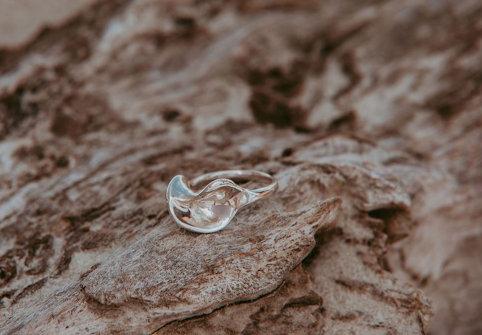 Thumbnail: Queen Ring