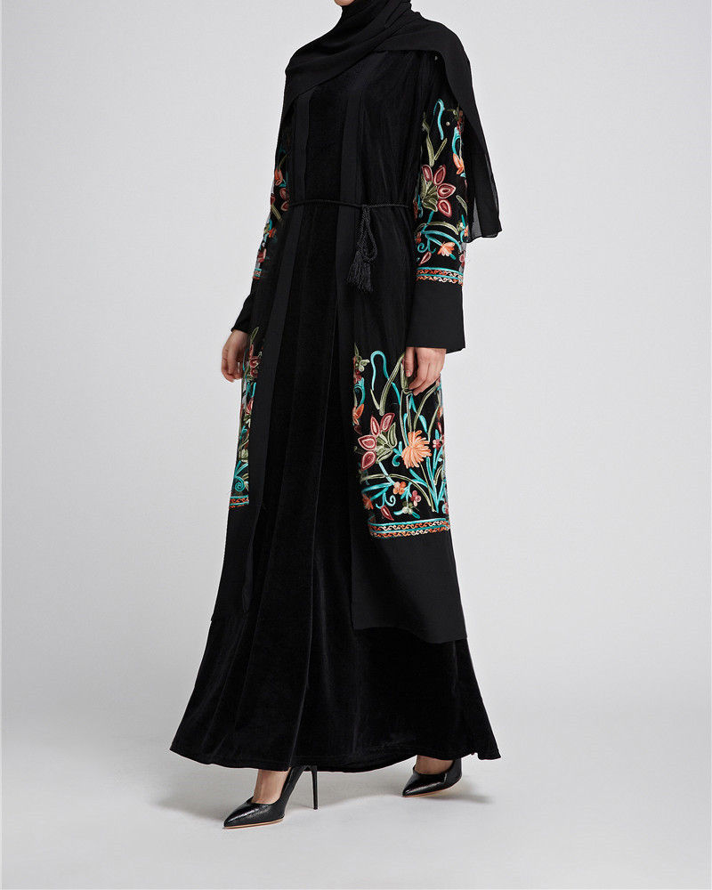 الصورة المصغرة: Premium Black Front Open Abayas