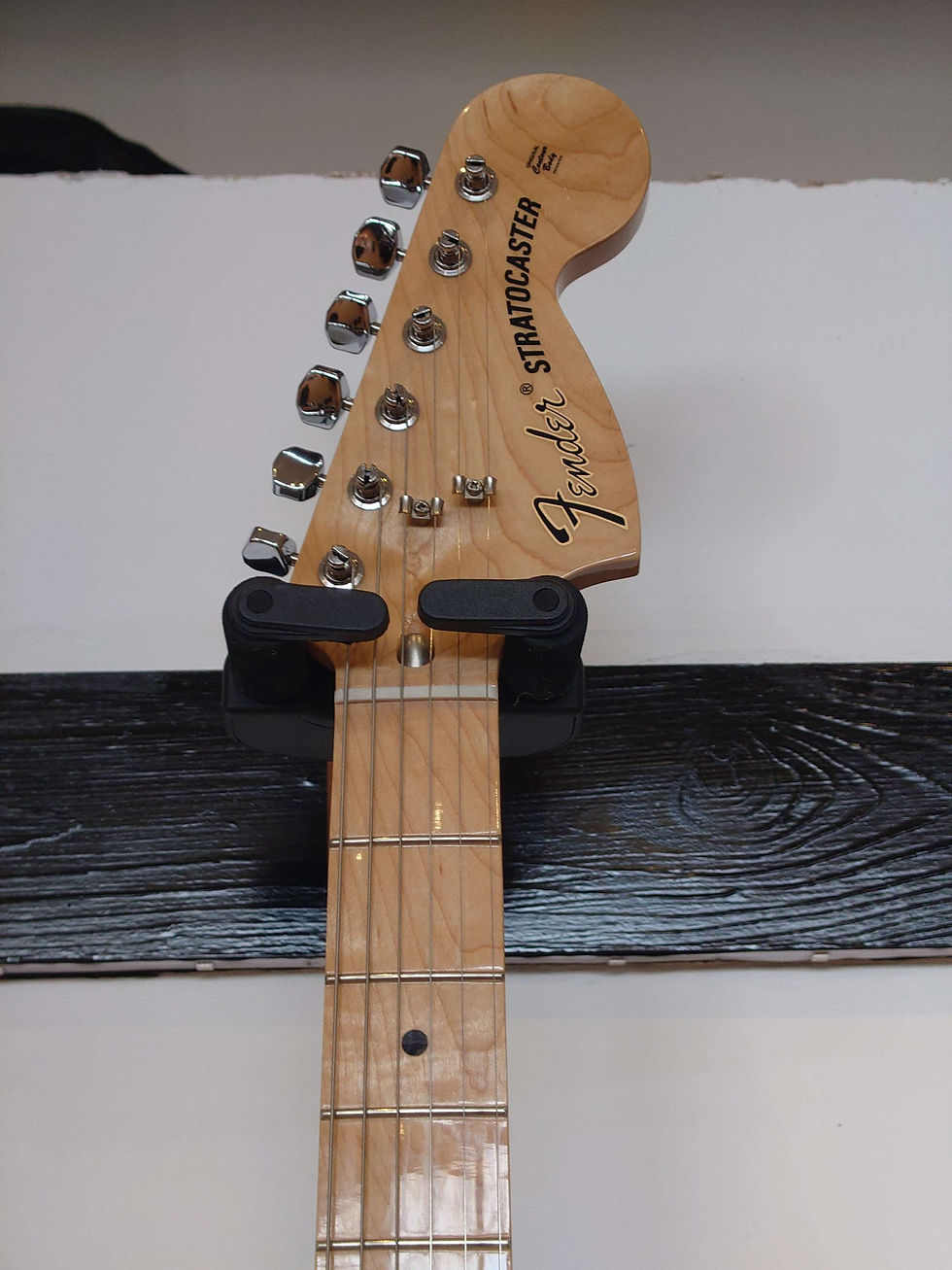 Thumbnail: Fender MIM Stratocaster 70's Reissue Large Headstock White 2018