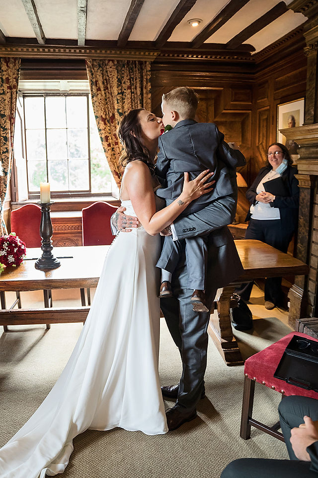 Amberly Castle Wedding Day, West Sussex Photographer, wedding ceremony