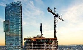 Construction de bâtiments en béton et en verre