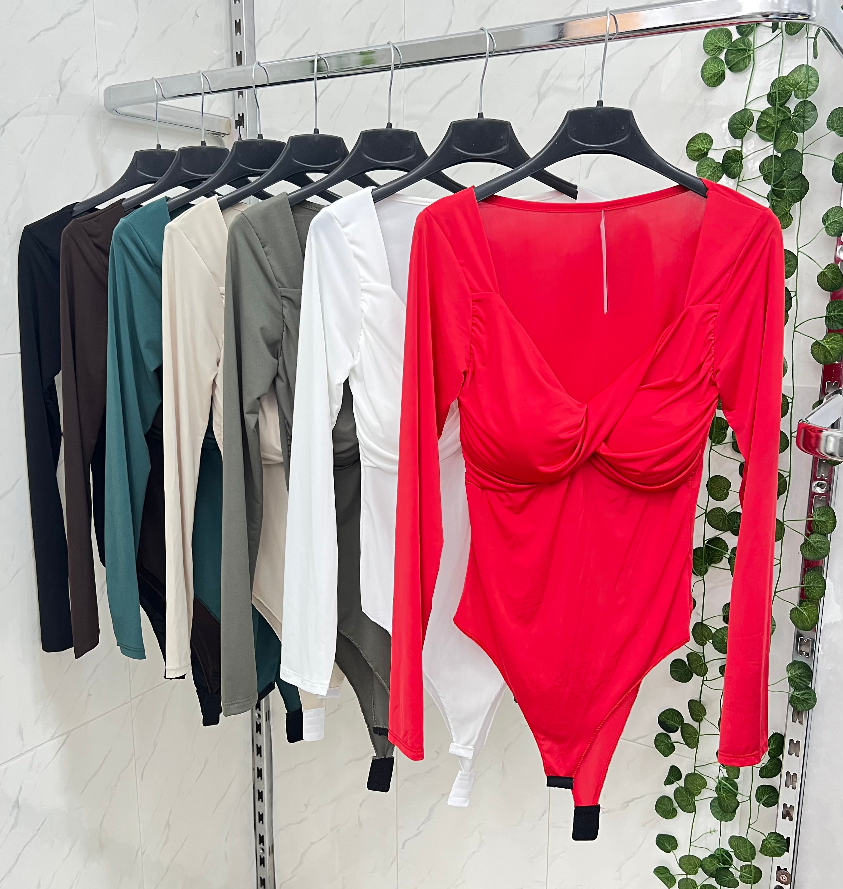 Body intrecciato 17