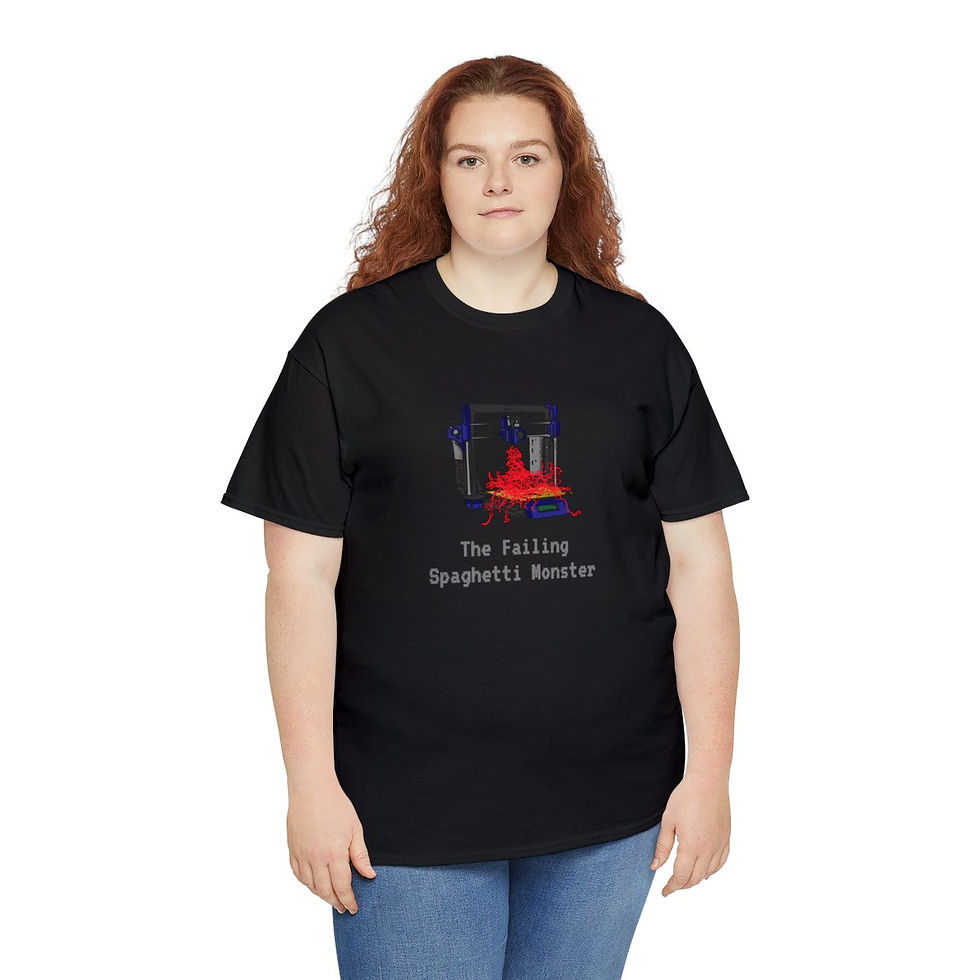 Miniatura: A woman wearing a T-shirt with an image of a 3D printer with a failed print that reads "Failing Spaghetti Monster."