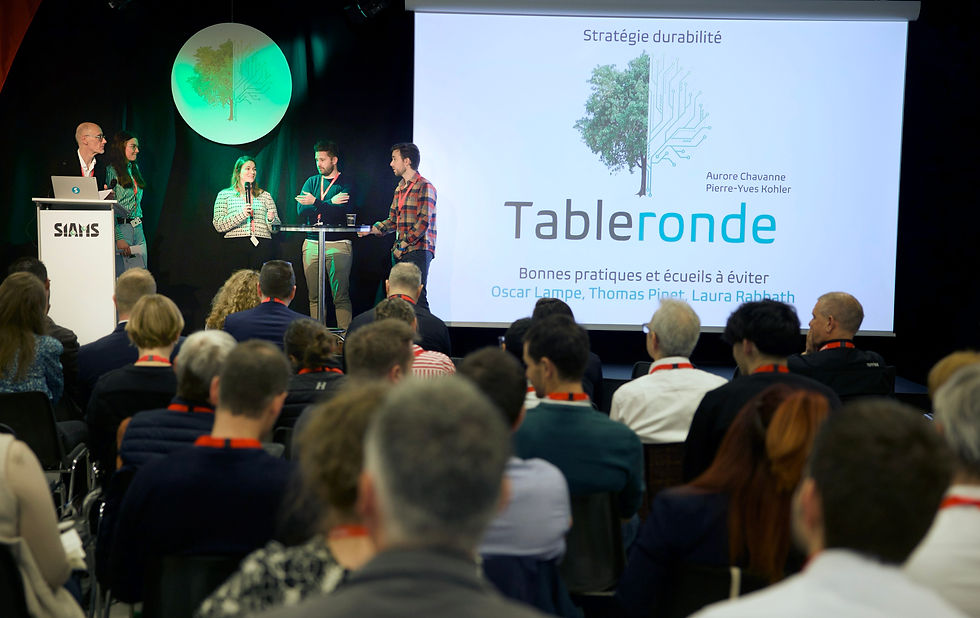 Table ronde des bonnes pratiques et écueils à éviter en durabilité. De gauche à droite, les intervenant·e·s: Pierre-Yves Kohler FAJI SA, Aurore Chavanne i-moutier, Laura Rabbath MPS Micro Precision Systems AG, Thomas Pinet TP'impact et Oscar Lampe Forvis Mazars