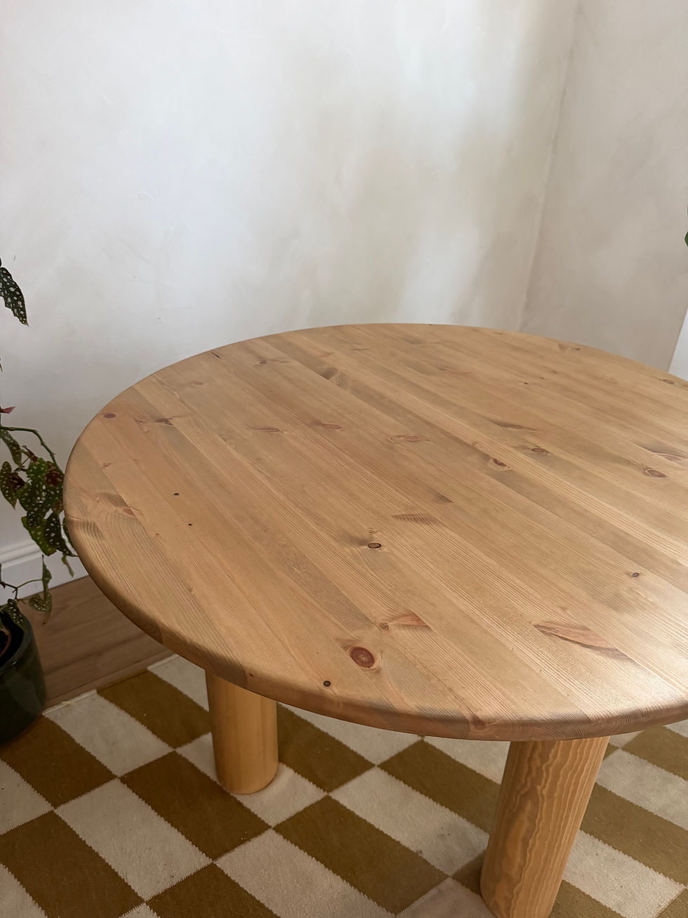 Thumbnail: Round dining table with 3 chunky legs 