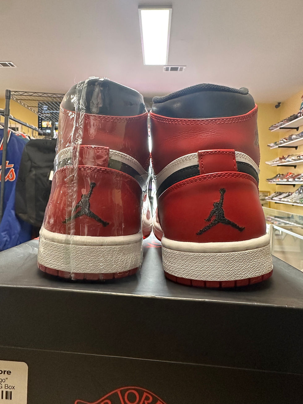 Thumbnail: Jordan 1 “Chicago” sz 10 Pre-Owned 