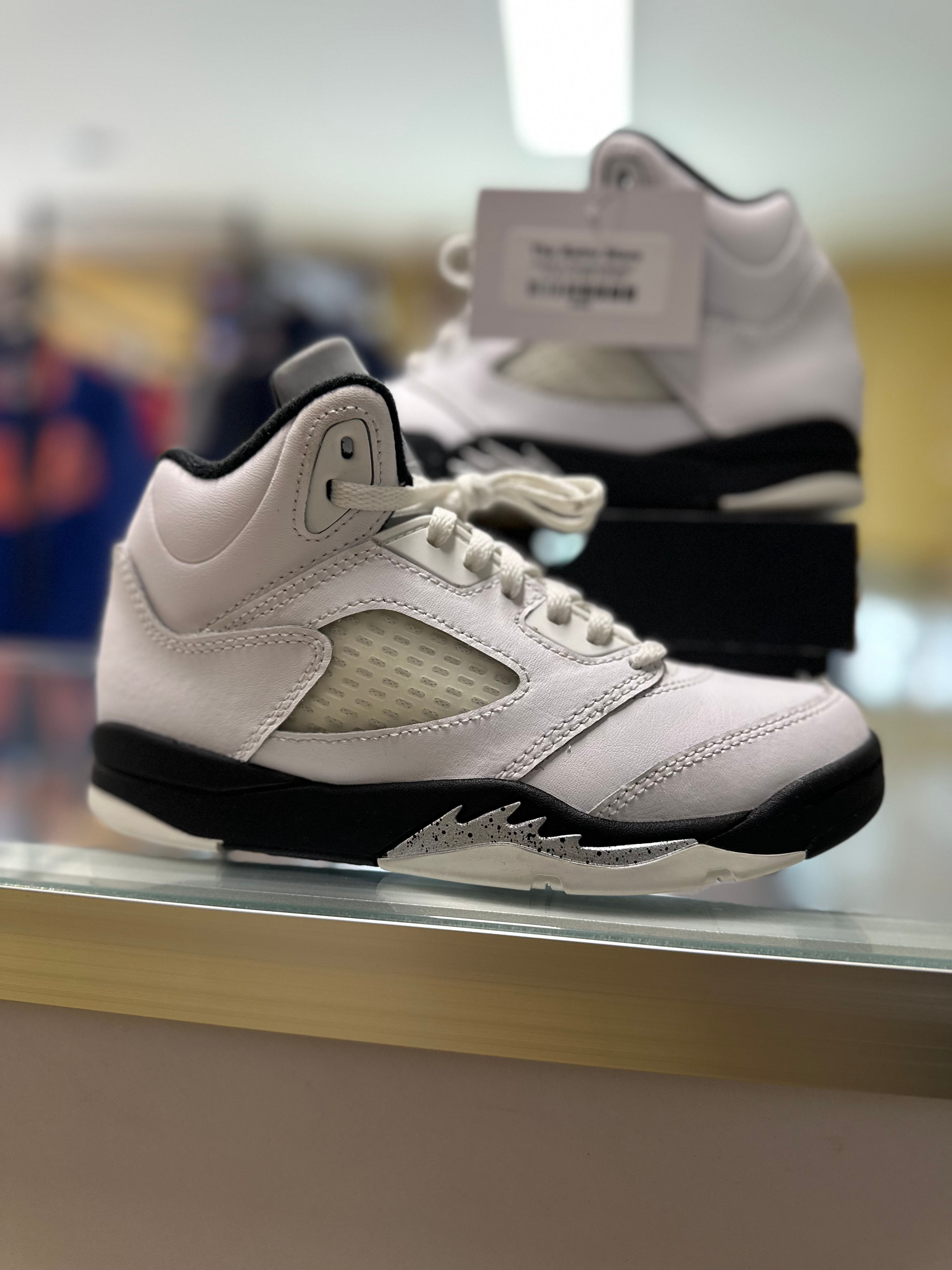Jordan 5 “Reverse Metallic” sz 2y Pre-Owned 