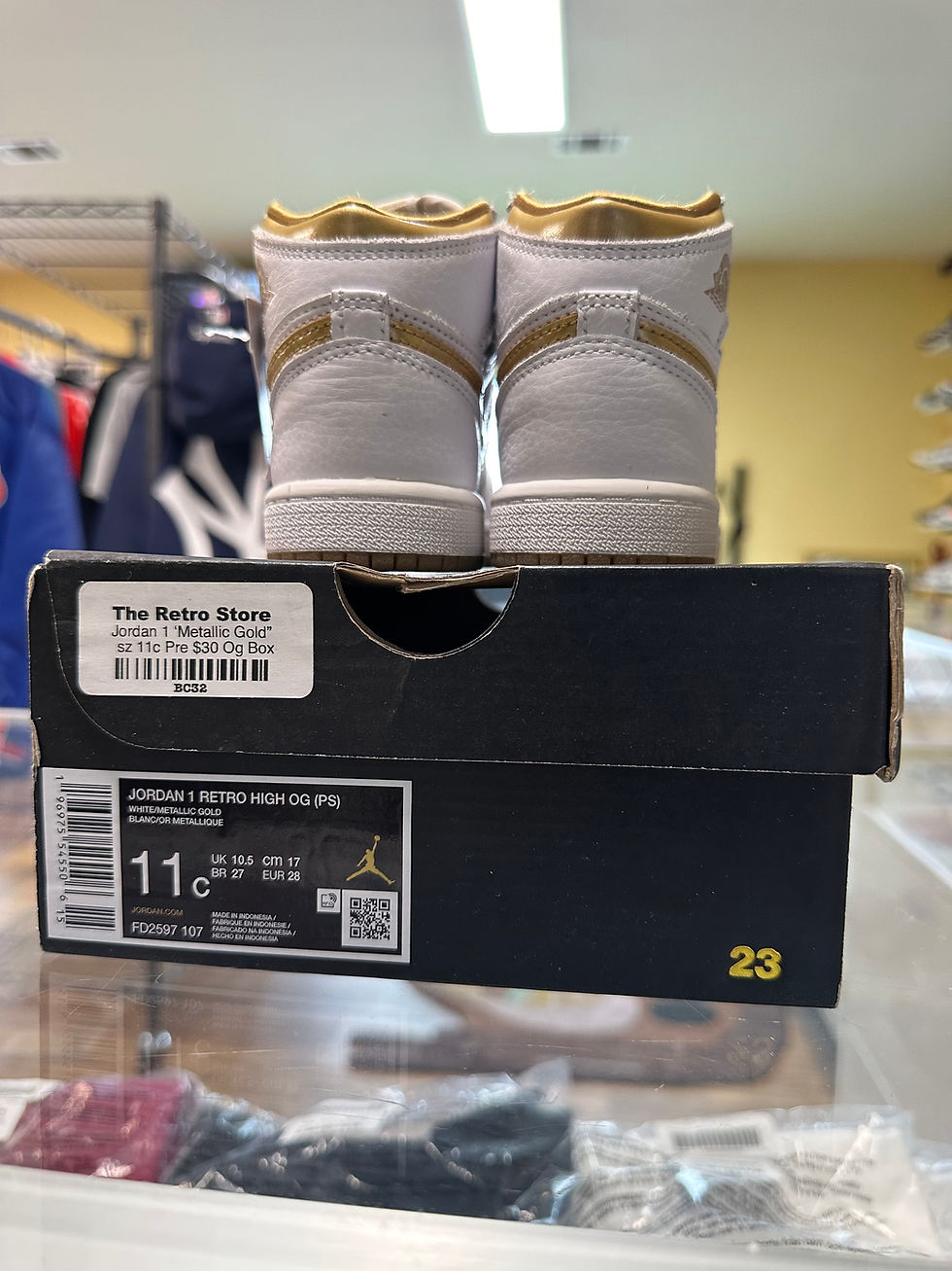 Thumbnail: Jordan 1 “Metallic Gold” sz 11c Pre-Owned