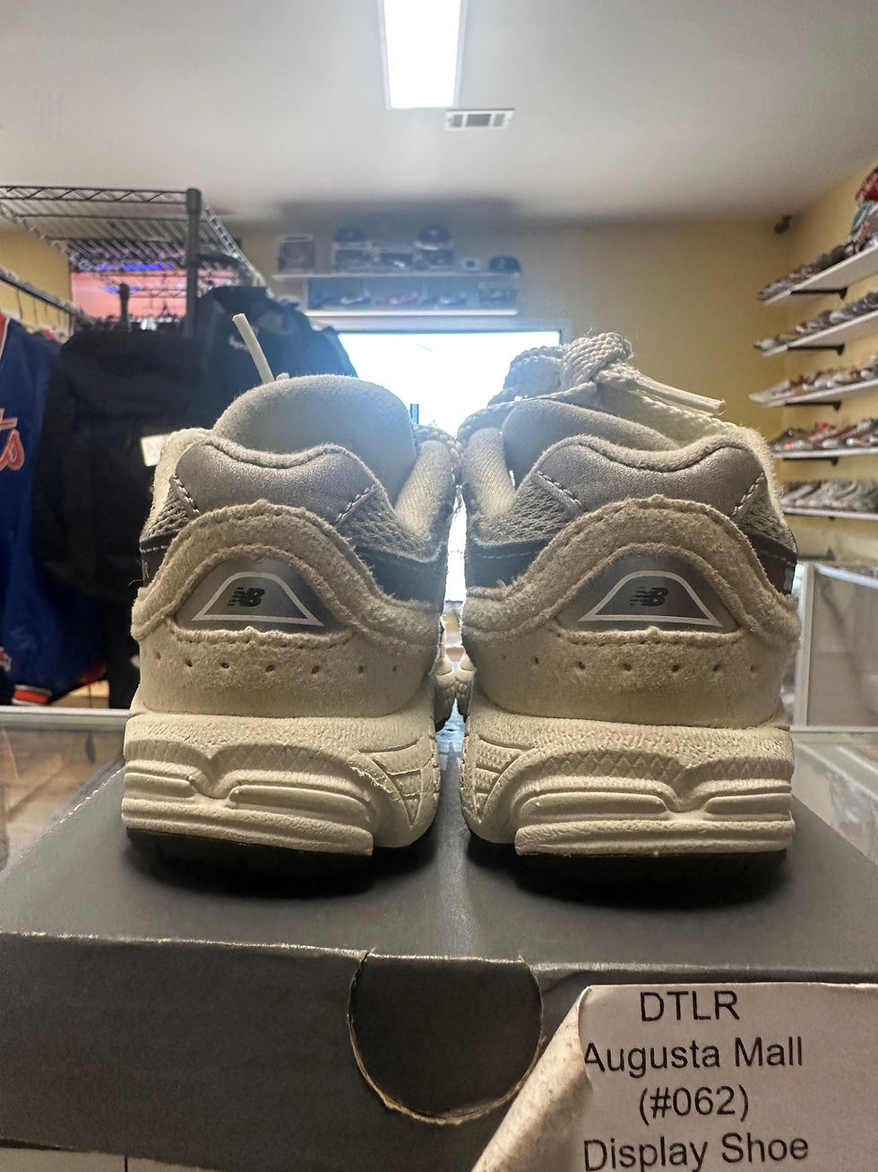 Thumbnail: New Balance “Beige Grey” sz 4 Pre-Owned