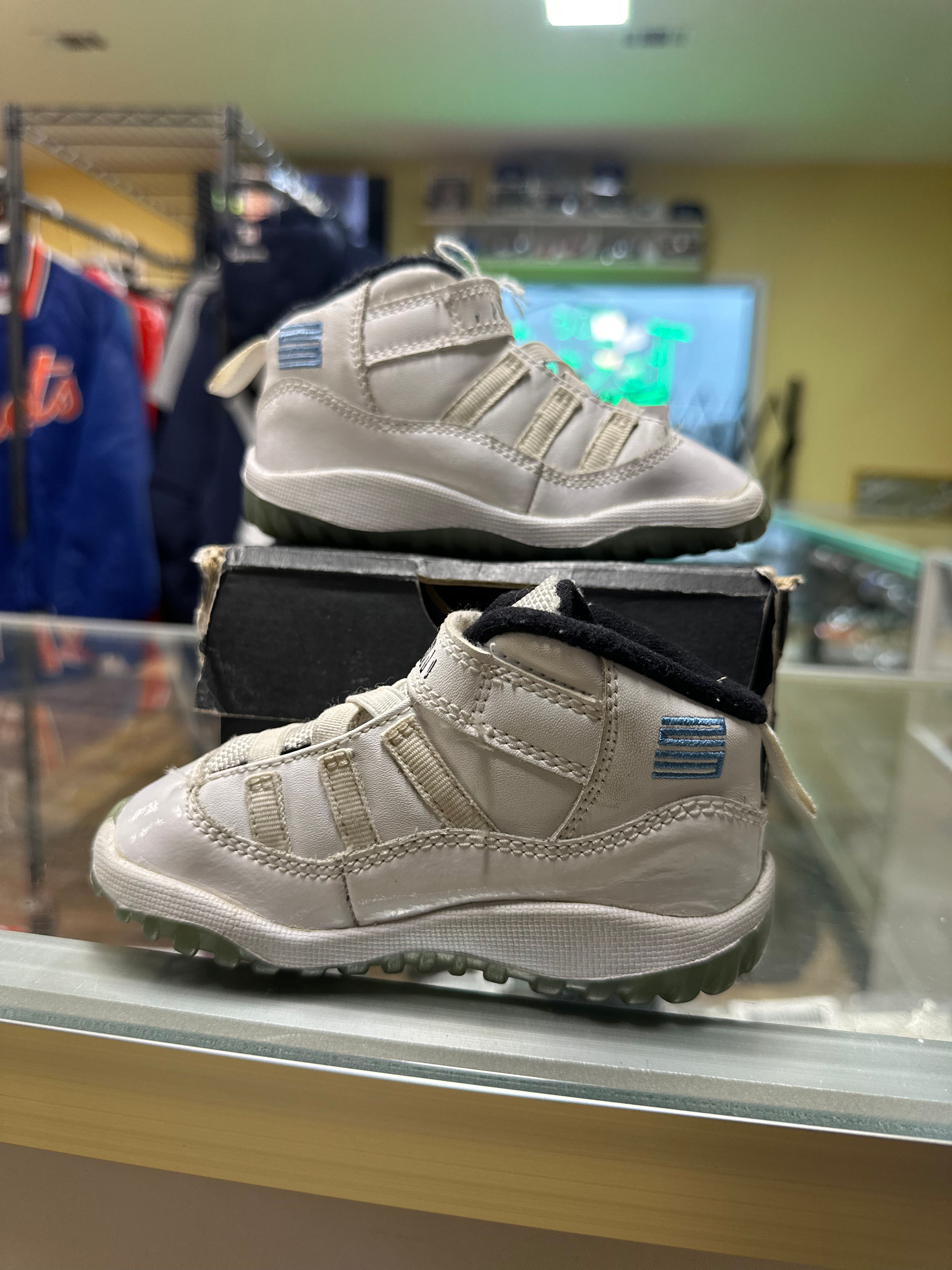 Jordan 11 “Legend Blue” sz 4c Pre-Owned 