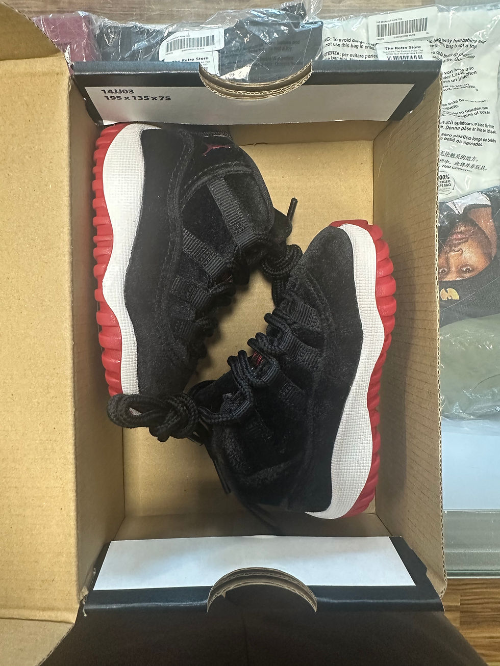 Thumbnail: Jordan 11 “Satin Bred” sz 4 Pre-Owned 