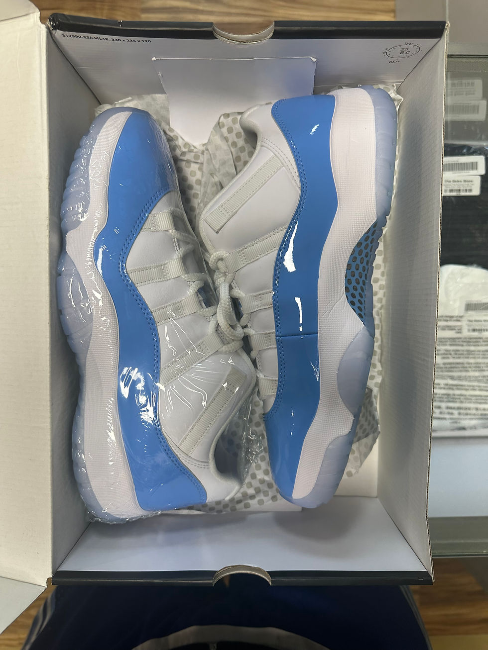 Thumbnail: Jordan 11 Low “UNC” sz 9.5 Pre-Owned 