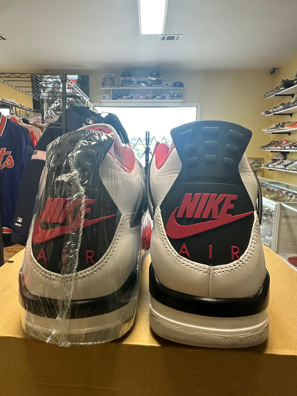 Thumbnail: Jordan 4 “Fire Red” sz 12 Pre-Owned 