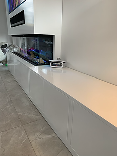 Media wall Essex in gloss finish