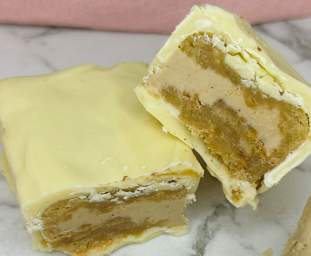 Kinder Blondie White Chocolate Bar