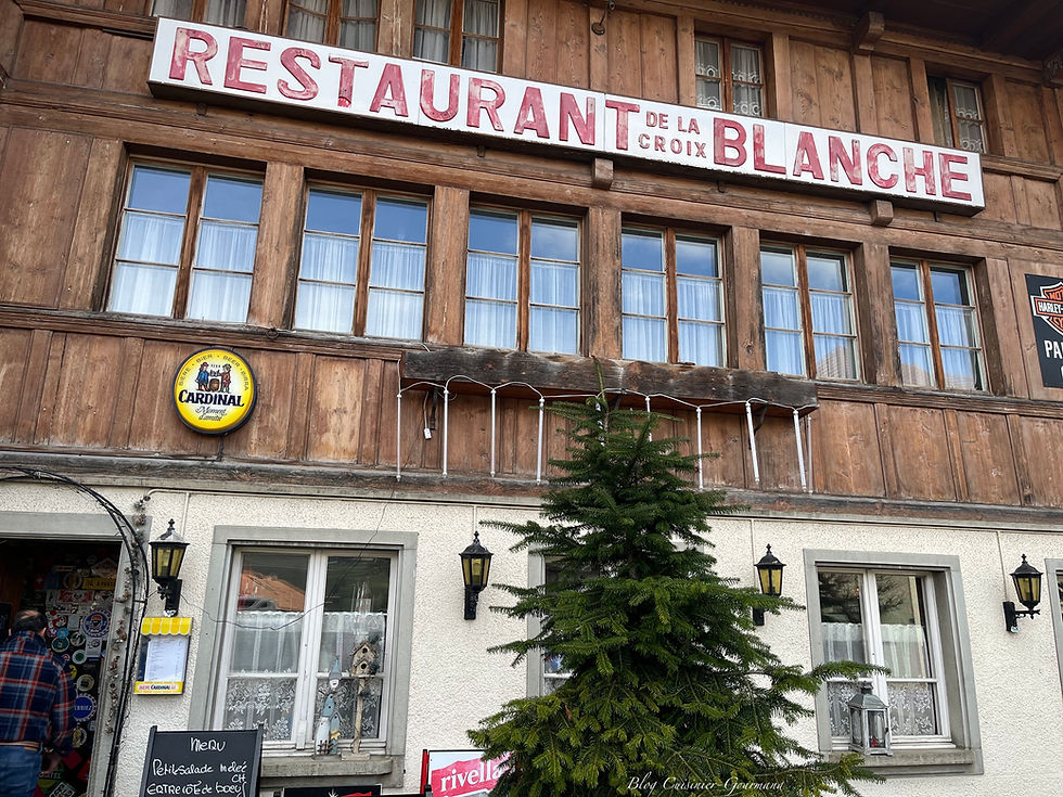 Le restaurant de la Croix Blanche à Vuadens, une pépite en Gruyère qui propose des menus du jour à prix tout doux : 19.50 chf entrée-plat et dessert, mais  surtout une bonne cuisine.  