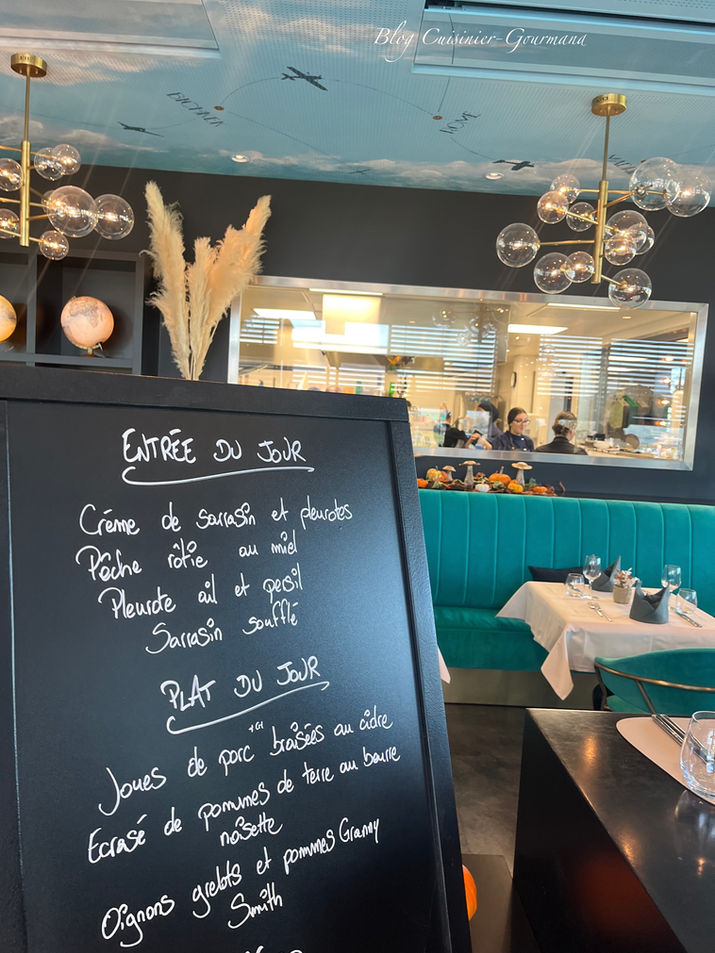 Vous êtes à la recherche de la meilleure table de Bulle ? Alors, ne cherchez plus, je l’ai trouvée ce midi. C'est le restaurant Le Restaurant " Le Globe", à la rue de la Pâla 100.