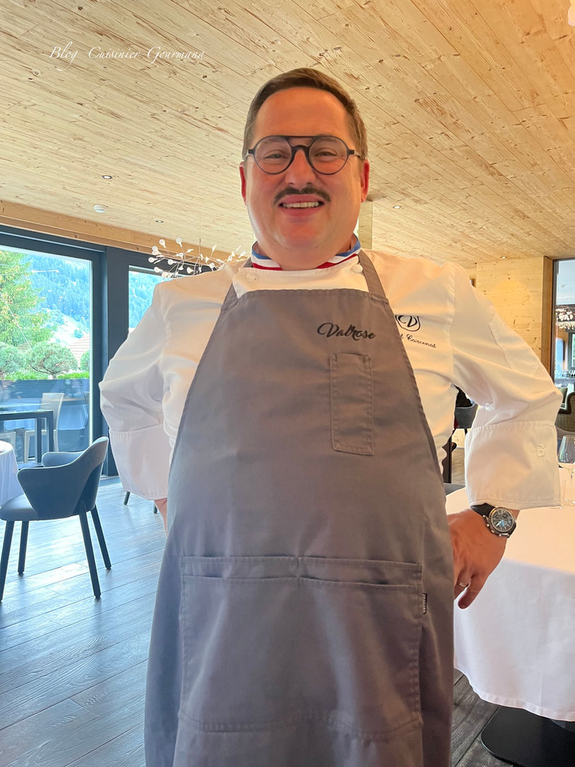 Hors catégorie, ouiiiiiiiiiiiiii. Ce midi, j’ai fait à " La Table " du Valrose chez le chef Benoit Carcenat un repas 3 étoiles Michelin et digne d’un 19 Gault & Millau, voire plus.