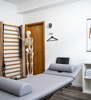 Behandlungsraum für Manuelle Lymphdrainage in der Praxis SGphysio.jpg