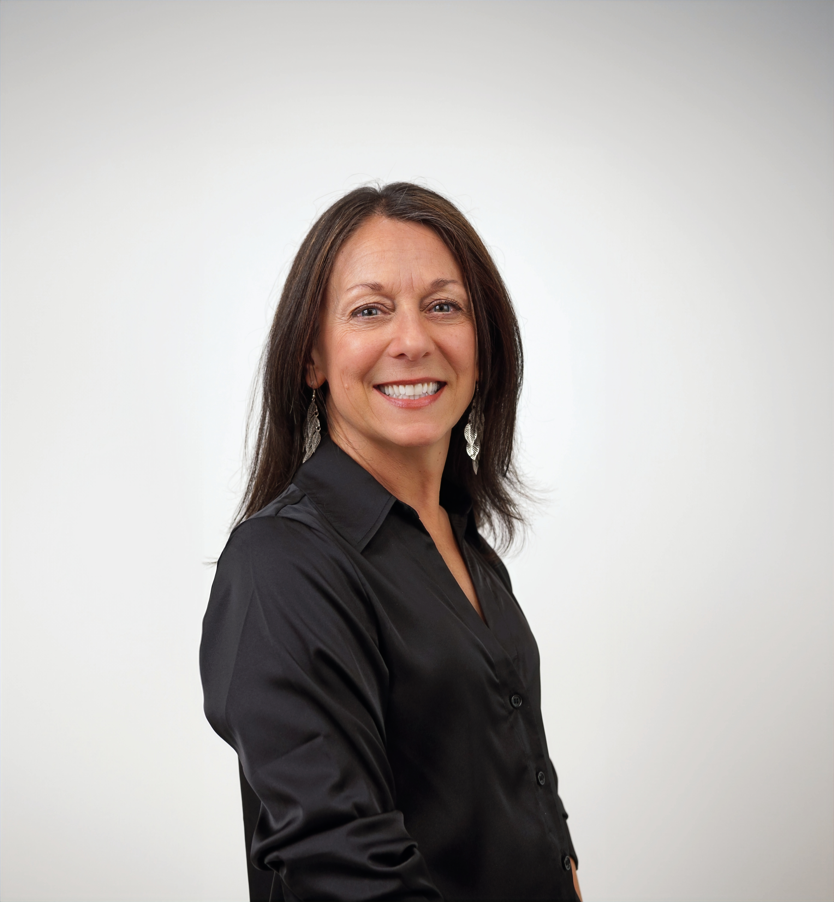 Paula+Dingus+101+Client Relations Coordinator_edited.jpg