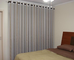 Cortina%20de%20ilh%C3%B3s%20tecido%20Voi