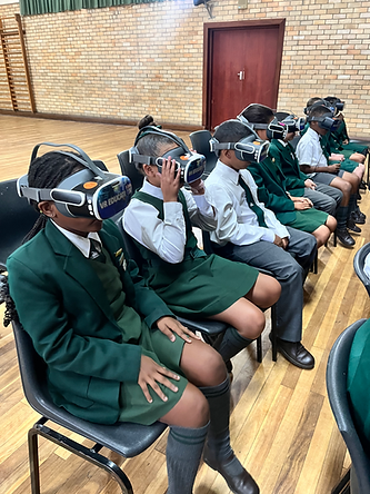 Grade 4 Virtual Reality Education (6).HEIC