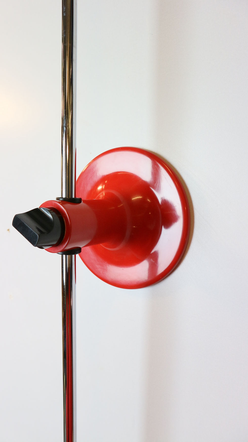 Thumbnail: Red vintage Spider Wall Lamp by Joe Colombo for O-Luce 1965s