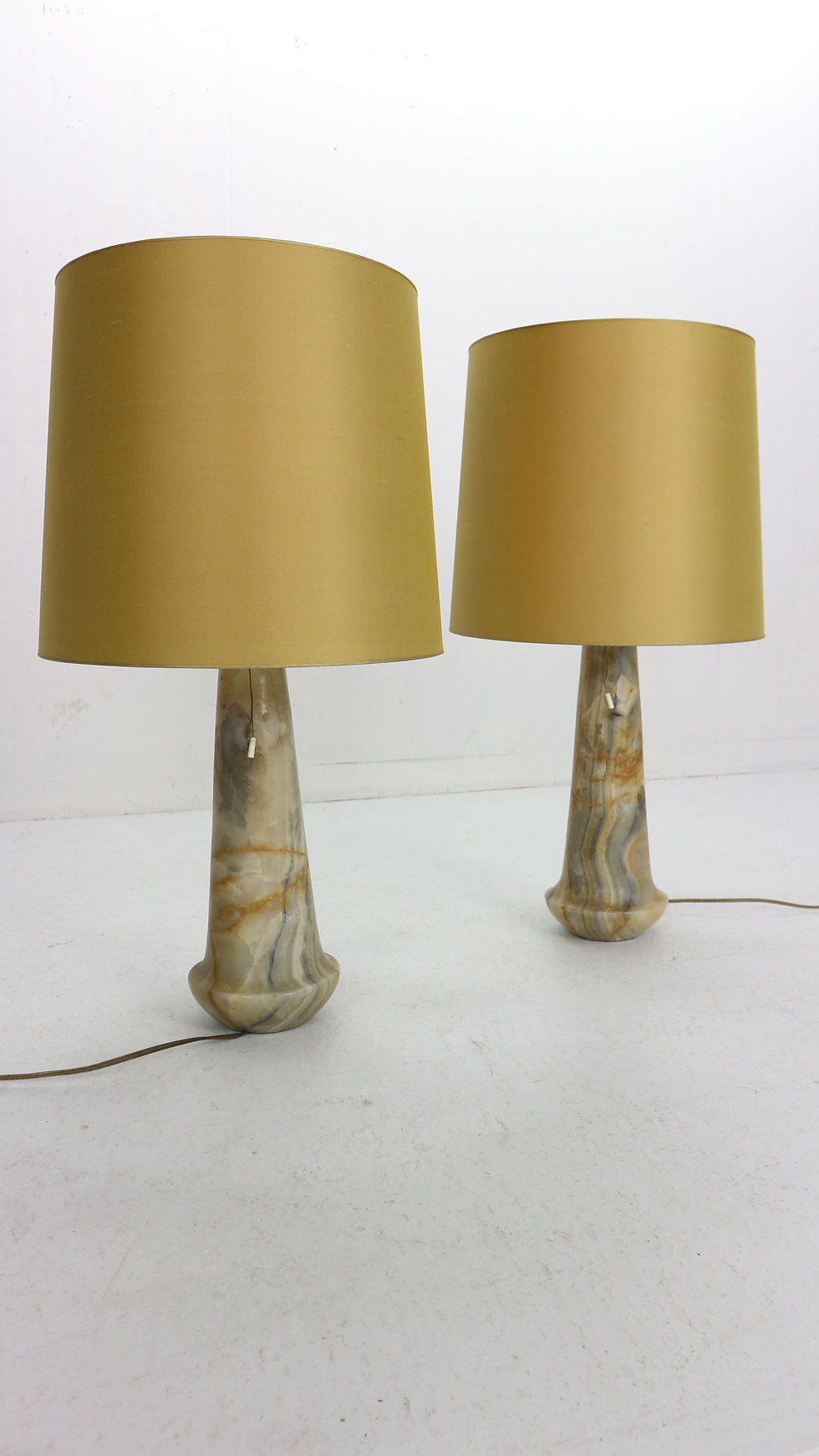 Thumbnail: Mid-Century Modern Set of 2 Marble Table/Nightstand Lamps, 1960s, Italy