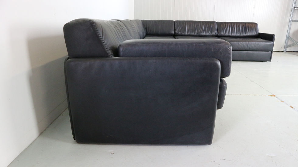 Thumbnail: De Sede DS 76 Black Leather Sectional Seven-Seater Sofa, 1970s Switzerland