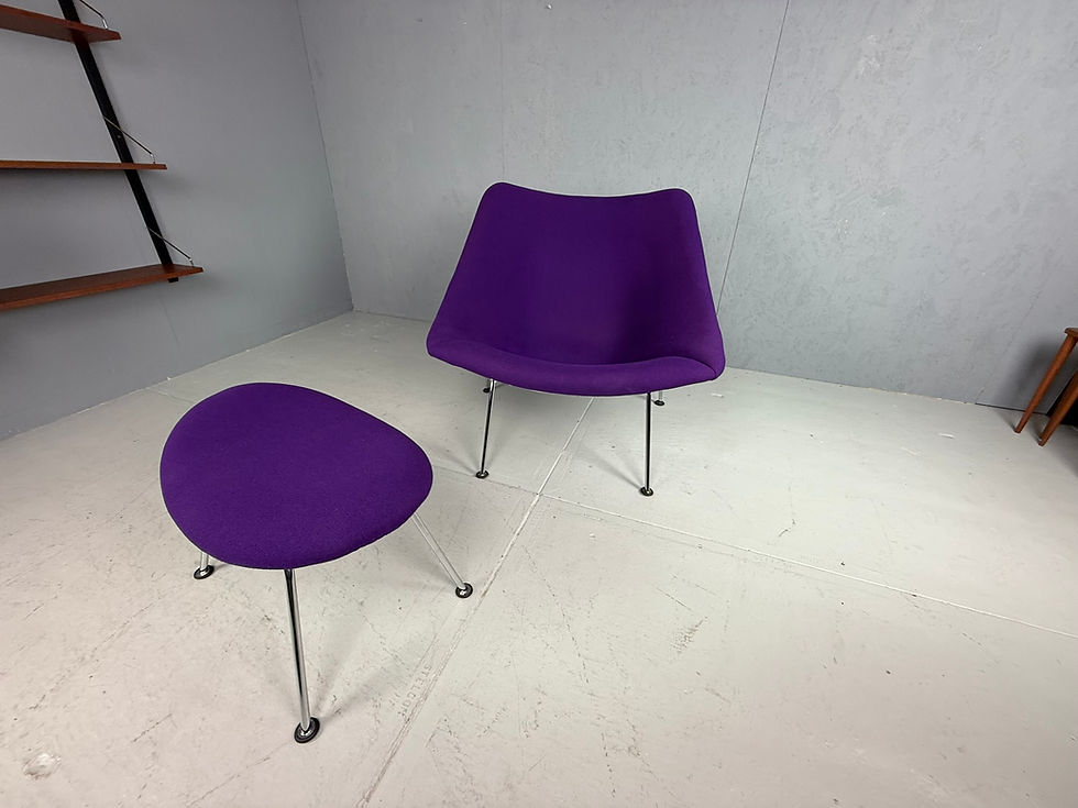 Thumbnail: Pierre Paulin F157 "Big Oyster" Lounge Chair & Foot Stool for Artifort, 1964