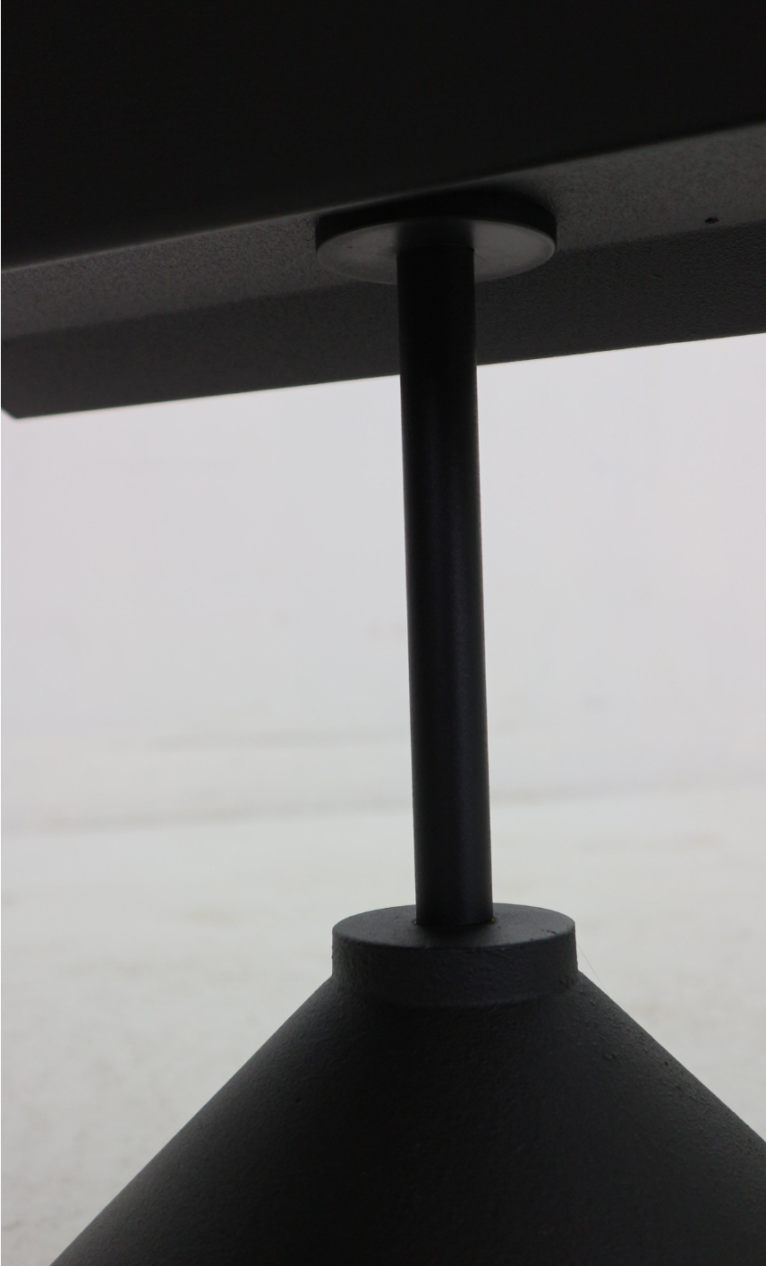 Thumbnail: Porada Arredi Black Metal Minimalistic Magazinine Rack, 1980's, Italy