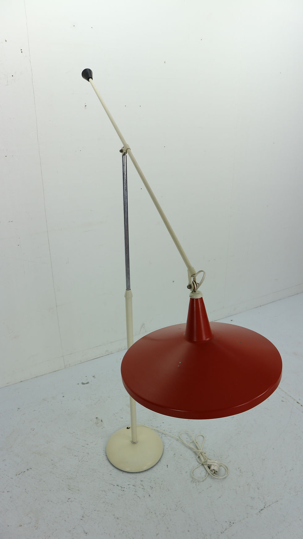 Thumbnail: Red Color Minimalistic Floor Lamp Giso 6350 Panama Lamp by Wim Rietveld, 1957