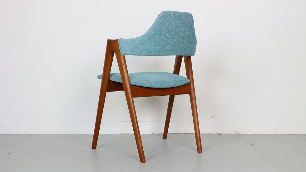 Thumbnail: Set of 4 Teak Compass Chairs by Kai Kristiansen for SVA Møbler