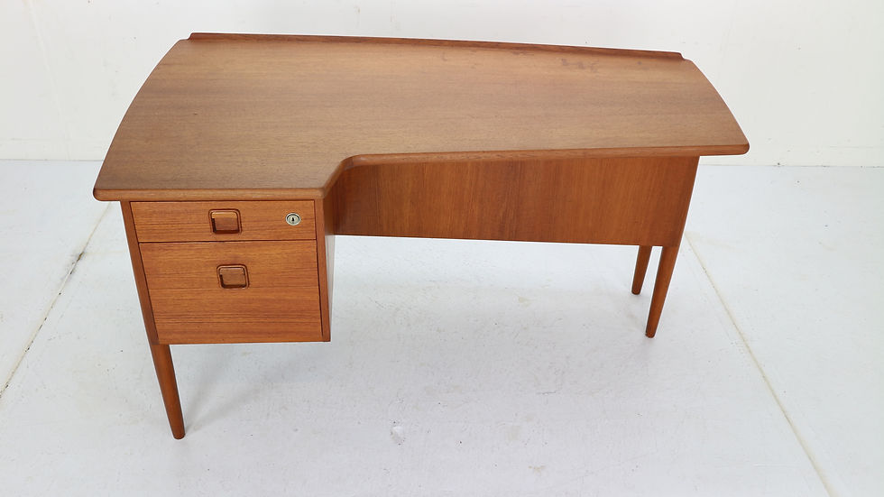 Thumbnail: Scandinavian Boomerang Teak Desk by Göran Strand for Lelångs Möbelfabrik, 1950s