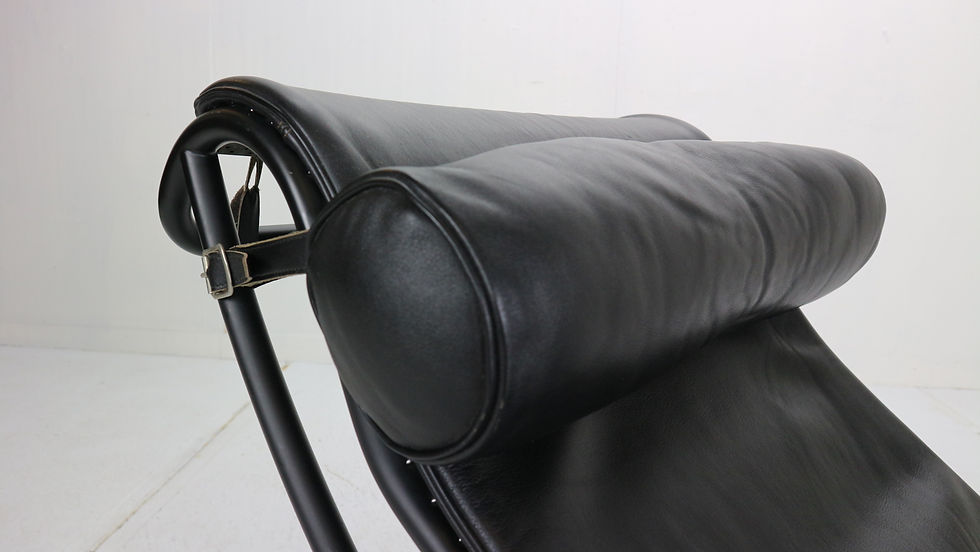 Thumbnail: Le Corbusier LC4 Black on Black Chaise Lounge Chair by Cassina, 1970