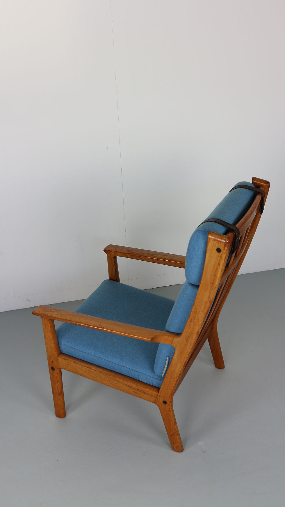 Thumbnail: Luxury Hans Wegner GE-265 High Back Lounge Chair