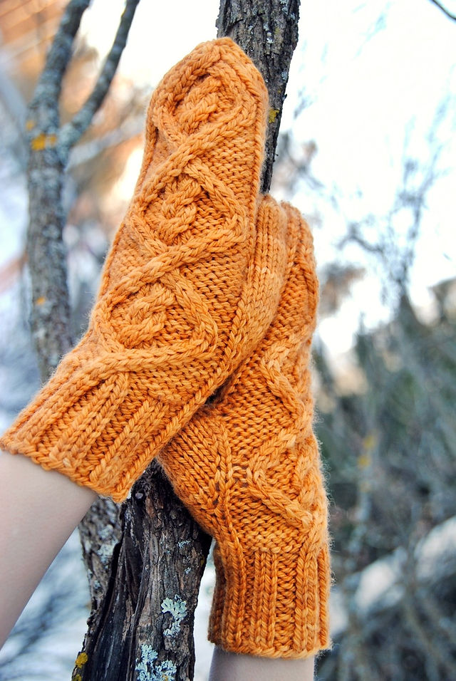 Diamond Mittens